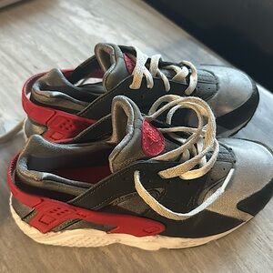 Boys Sneakers  Size 2Y used